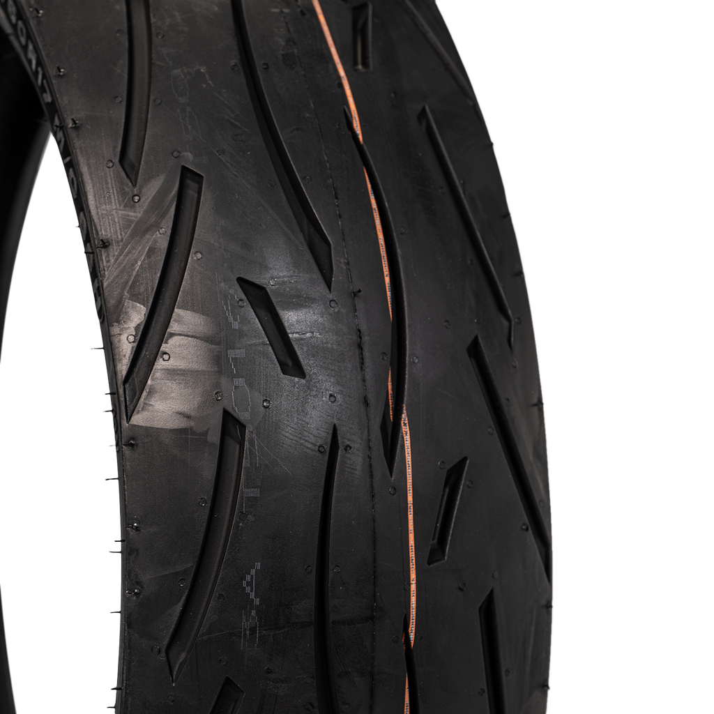 Llanta CEAT 150 60r-zoom 17 radial xtrasera 1 sellomatic