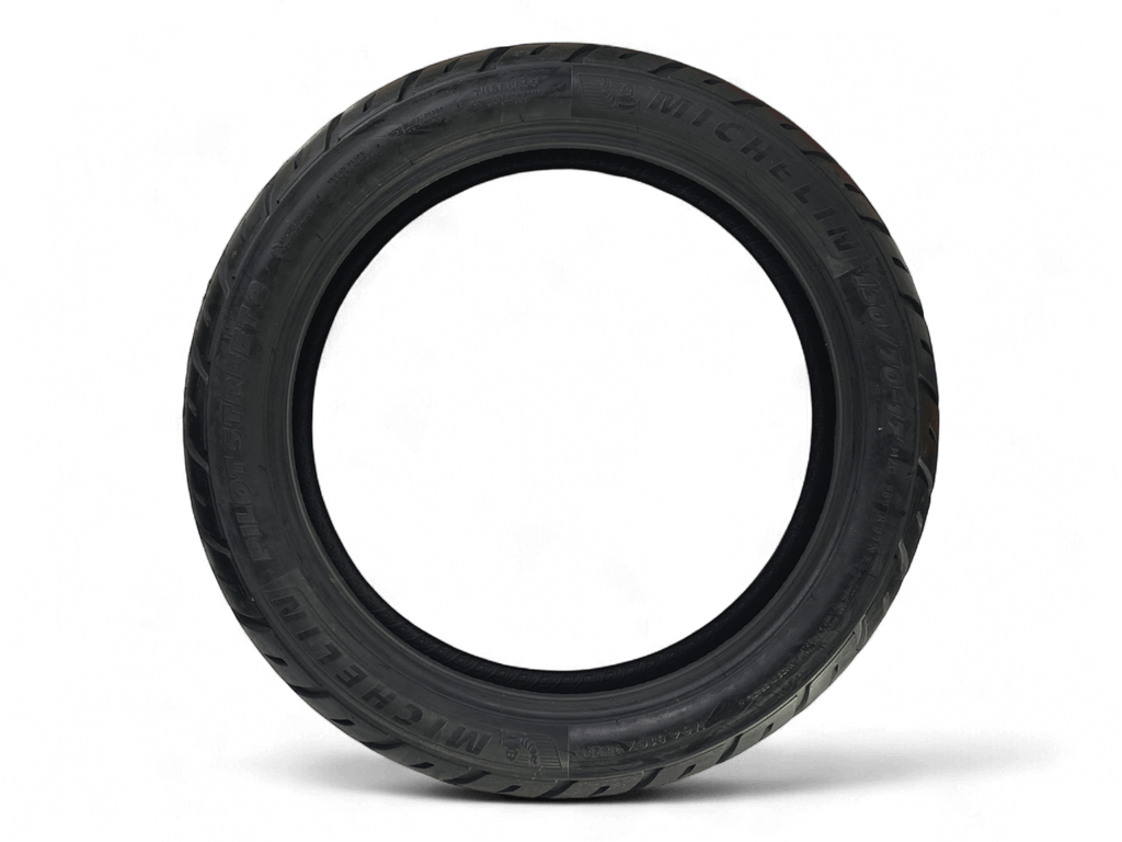 Llanta MICHELIN 130 70-pilot 17 street trasera 2 sellomatic