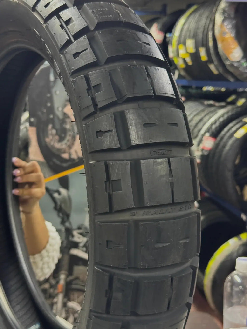 Llanta PIRELLI 130 80r‑scorpion 17 rally str trasera