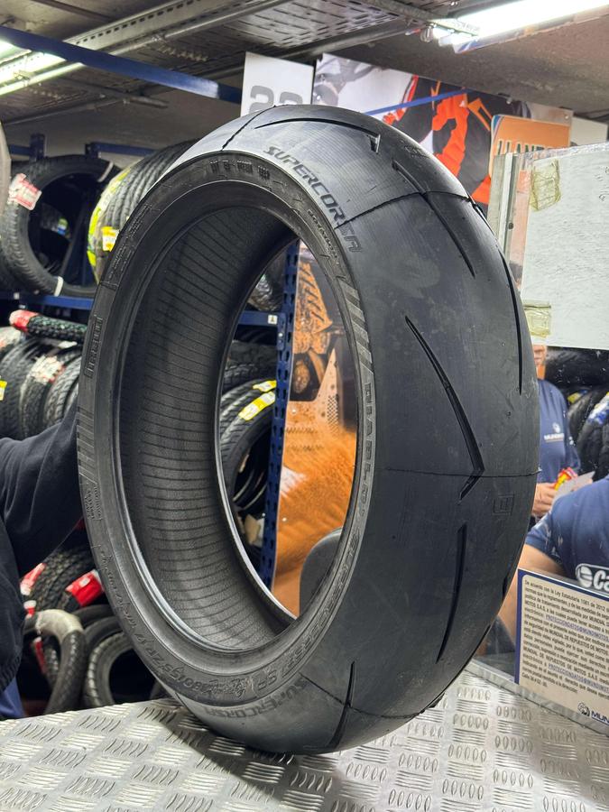 Llanta PIRELLI 190 55zr‑diablo 17 supercorsa sp vtrasera 4