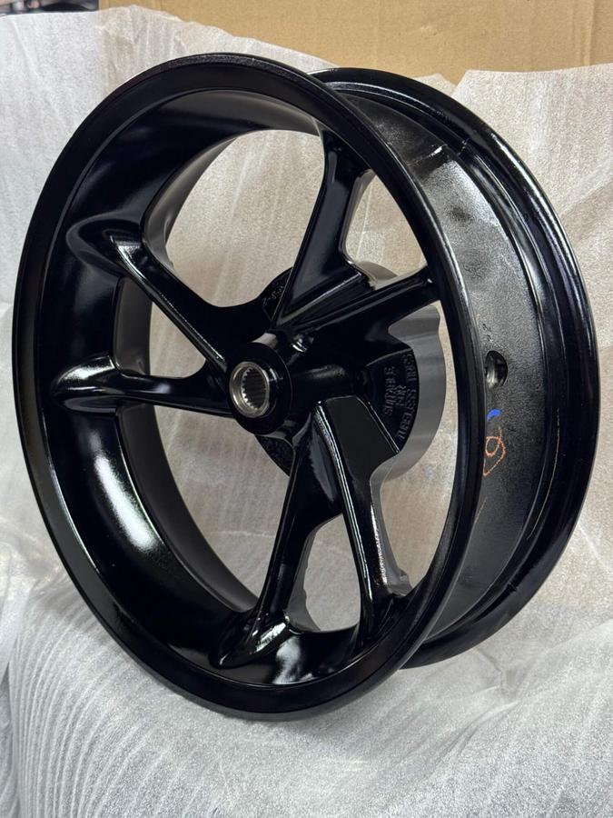 Rin trasero negro n-max YAMAHA 155 original